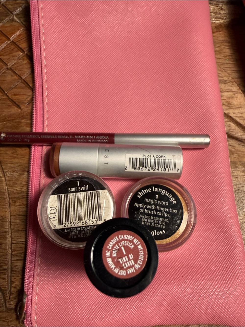 NWT Burgundy Lip Liner Gloss & Lipstick Set w/ pink wristlet bag - Picture 5 of 5